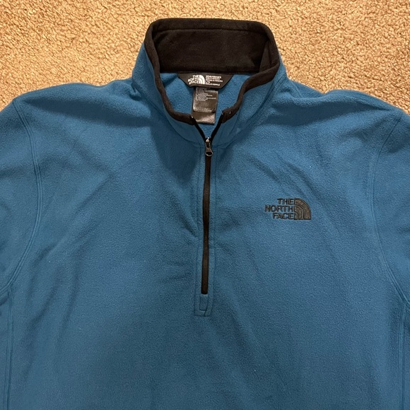 🔥 The North Face Sweatshirt - Picture 2 of 5
